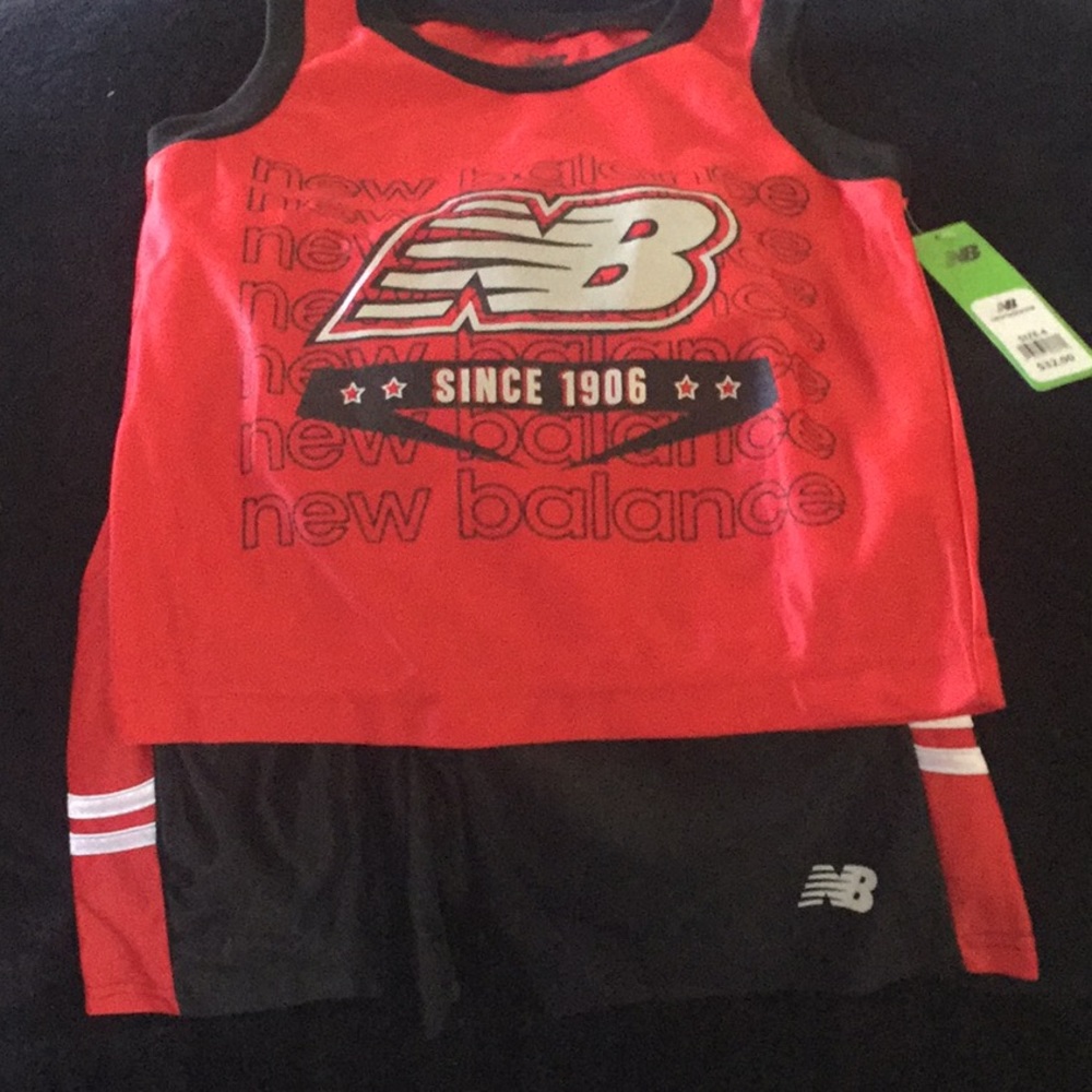 NWT Boys New Balance short set. Size 4.